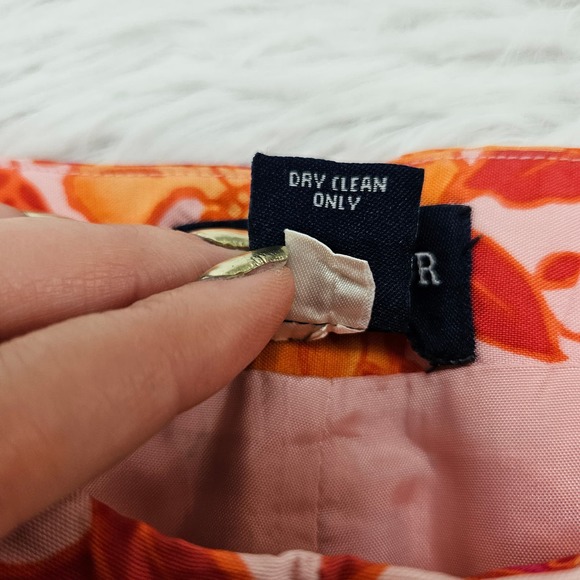 Ann Taylor Women's Vintage Pink Floral 100% Silk High Rise Ankle Pant. Size 8P - Picture 11 of 11